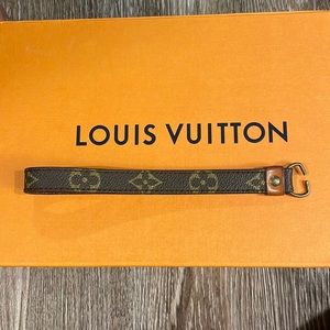 Louis Vuitton Wristlet / Key Chain Monogram